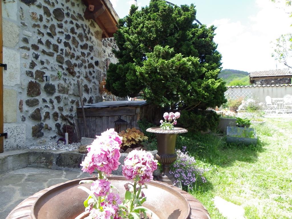 Bed and Breakfast Le Cabanon Thueyts Екстер'єр фото